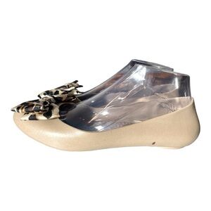 Oka-B Women's Tabbie Ballet
Flats (Chai, 7)